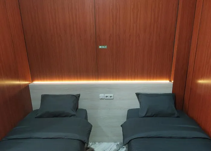 V Quin Hotel Semarang